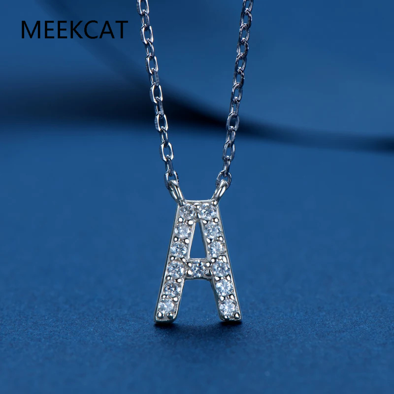 Men Accessories Look - Collana con Ciondolo a Lettere in