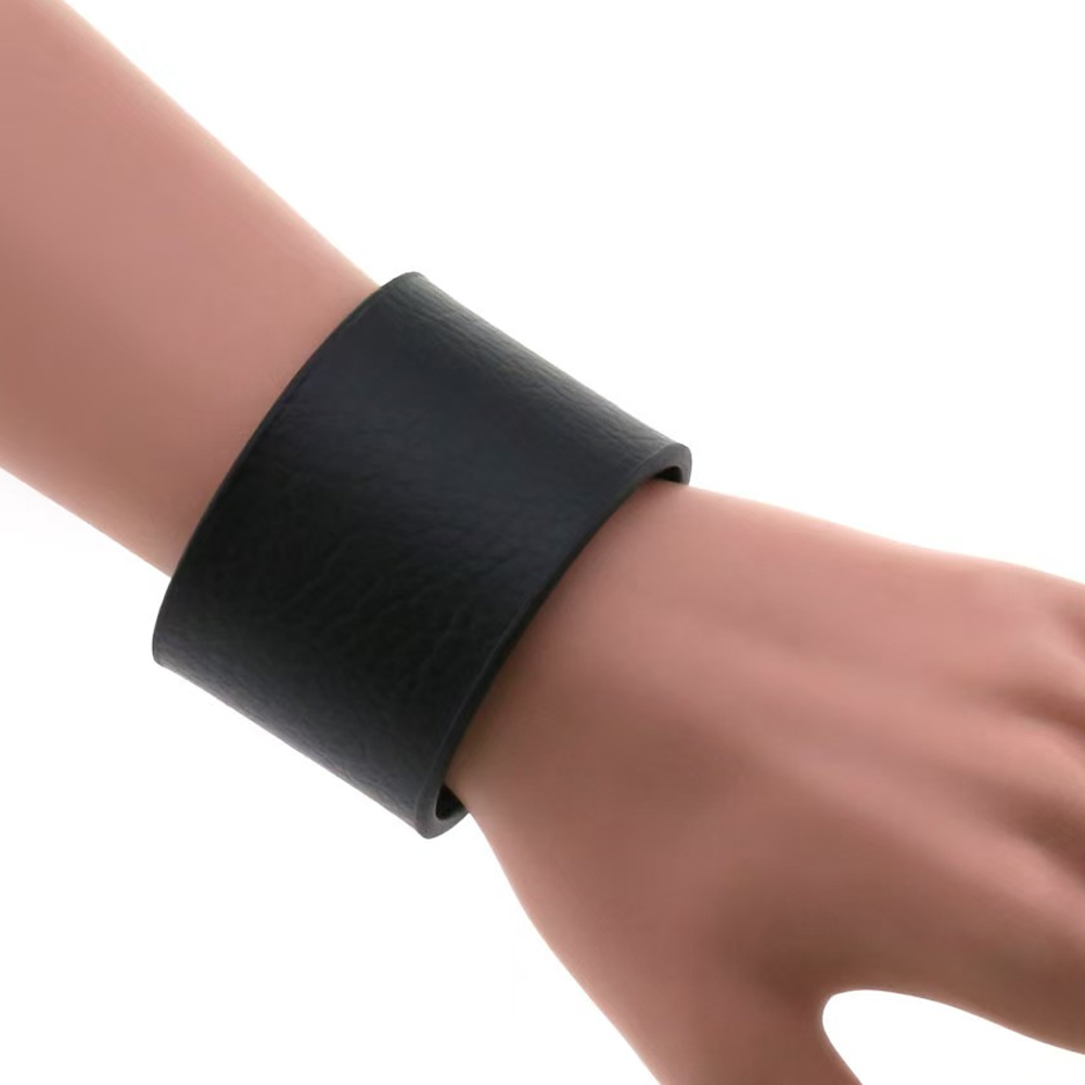 Men'S Accessories In The 80S - Bracciale punk tinta unita semplice per