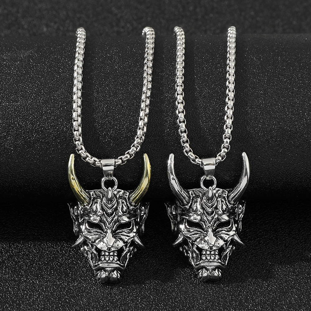 Men Accessories In Silver - Elegante Collana con Ciondolo Maschera Fantasma,