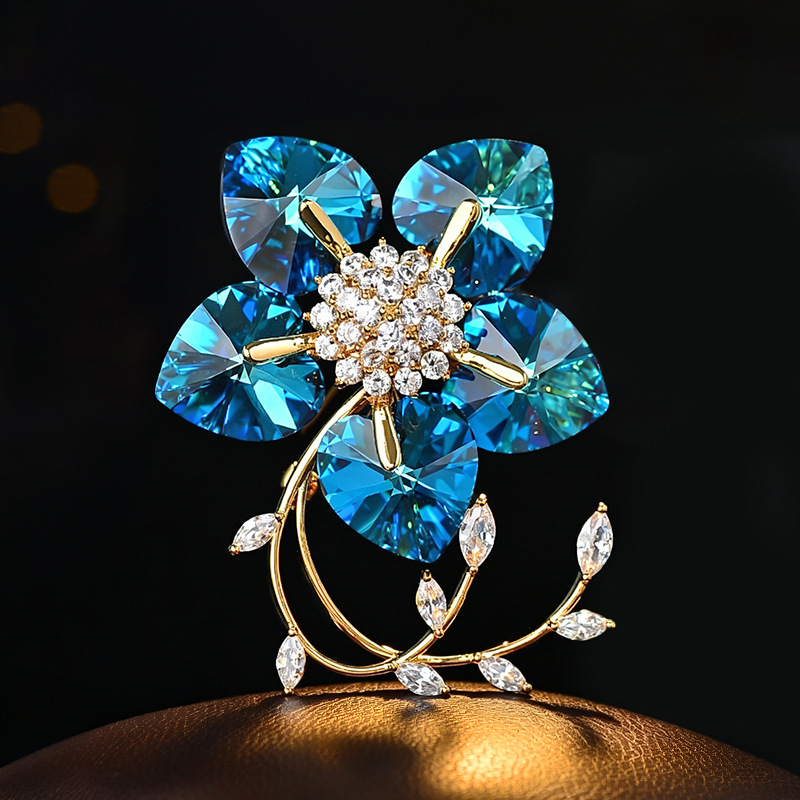 Nuove Spille di Lusso in Vellu - Men Accessories Bouquet recensione e prezzo