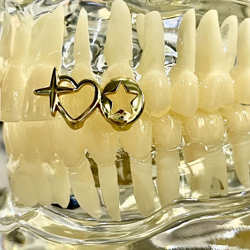 Punk Hip Hop Hollow Heart Dent - Men Accessories In Silver recensione e prezzo