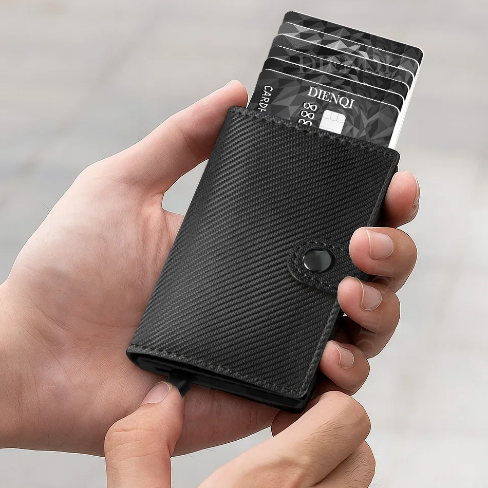 Porta biglietti da visita in p - Card Case Minimalist recensione e prezzo